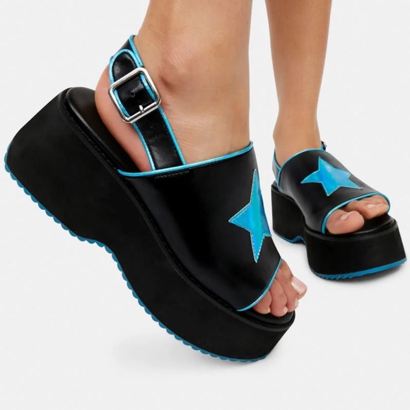 dELiA*s Shoes - spacey waves holo star platforms